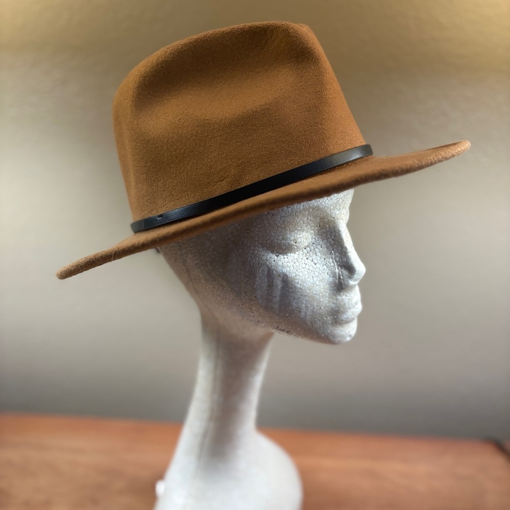 Fedora, Classic Unisex Camel Brown Adjustable Hat with Buckle Black Trim - Picture 5 of 11